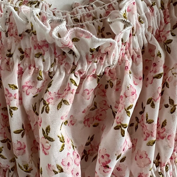 Off- Shoulder Floral Top - Picture 4 of 4